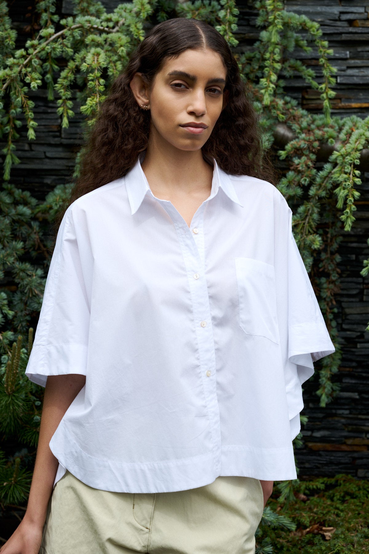 Berte Poplin Curved Hem skjorte - hvid